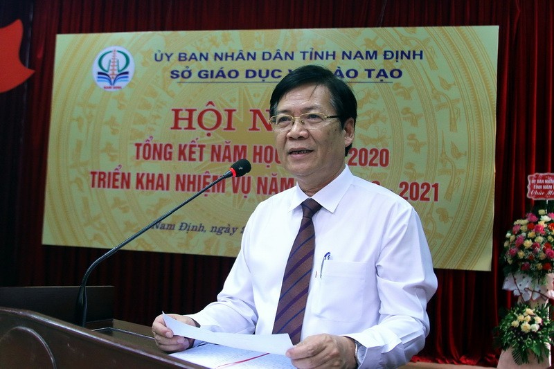 Ông Cao Xuân Hùng – Giám đốc Sở GD&ĐT Nam Định phát biểu khai mạc hội nghị. Ảnh: Việt Hà
