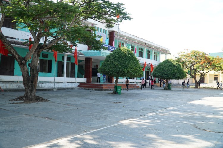 Trường THCS Sơn Hải là điểm nóng học sinh bỏ học nhiều năm của huyện Quỳnh Lưu, Nghệ An.