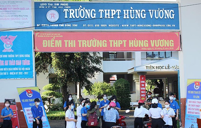 Thí sinh tỉnh Bình Phước tham dự kỳ thi TN THPT 2020 tại điểm thi Trường THPT Hùng Vương.