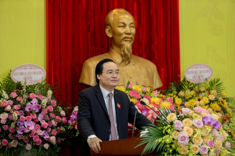 Bộ trưởng Phùng Xuân Nhạ phát biểu tại Đại hội.