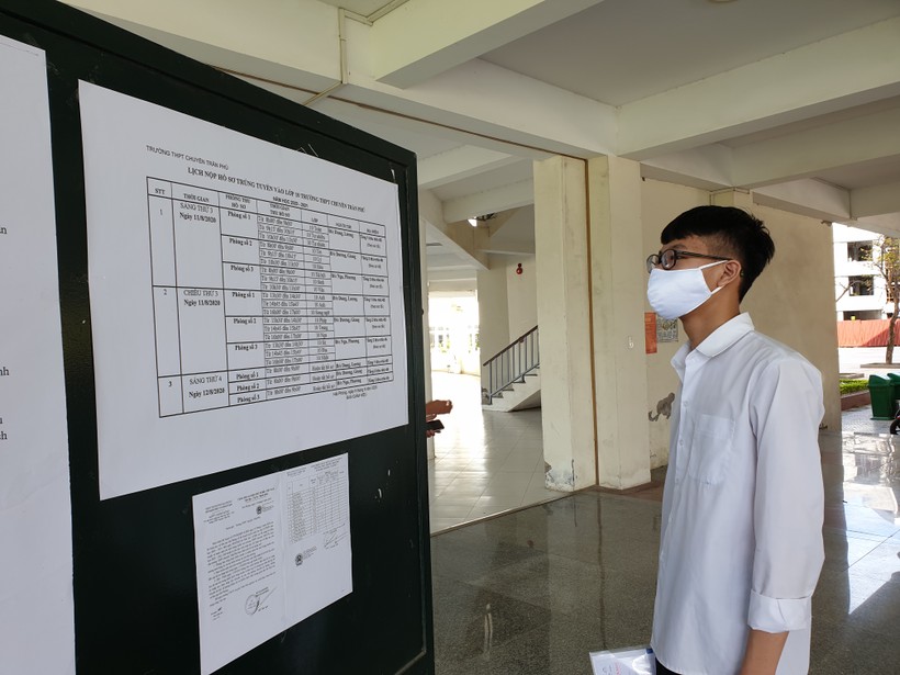 Học sinh trường THPT chuyên Trần Phú nhập học trong điều kiện phòng dịch
