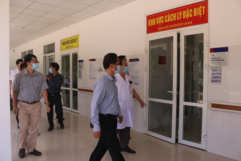 Đoàn công tác Bộ Y tế kiểm tra các điều kiện chuẩn bị tại khu cách ly của Bệnh viện Hữu Nghị  - Việt Nam - Cu Ba - Đồng Hới