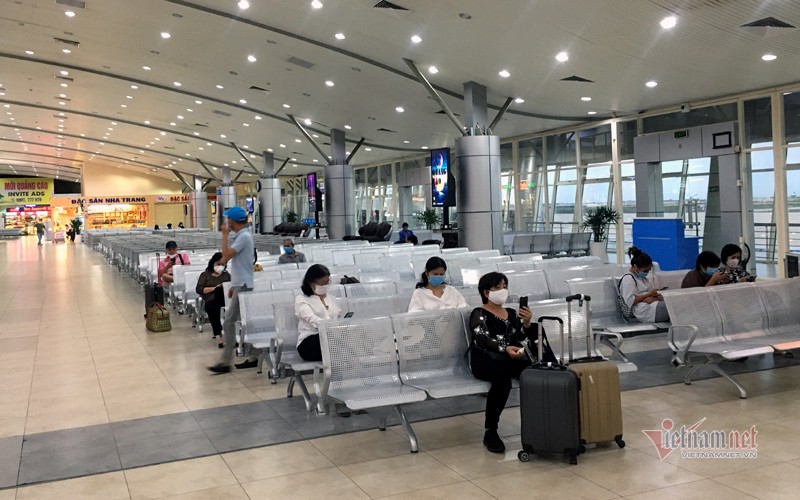 Dù giá vé máy bay rất rẻ nhưng sân bay vẫn vắng khách. Ảnh chụp sân bay Cam Ranh (Nha Trang) ngày 12/8