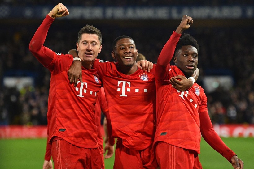 Các cầu thủ Bayern Munich “bơi” trong tiền thưởng khi kết thúc Champions League 2019/20.