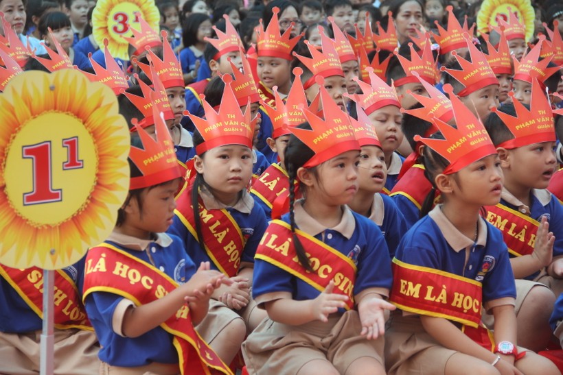 Học sinh tiểu học tại TP.HCM trong lễ khai giảng năm học 2019-2020. Ảnh minh hoạ N.Phan