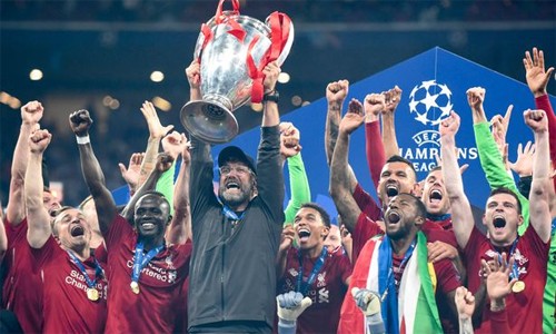 Giám đốc điều hành Peter Moore cùng Liverpool đăng quang Champions League 2018/19.