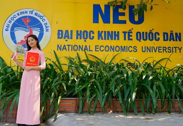 Nguyễn Thị Ngoan - Thủ khoa trường Đại học Kinh tế Quốc dân.