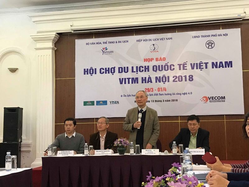 Ông Vũ Thế Bình, Phó Chủ tịch Thường trực Hiệp hội Du lịch Việt Nam, phát biểu tại họp báo