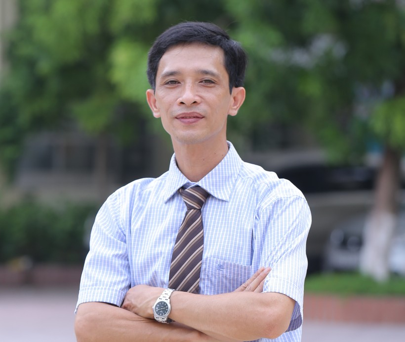 Thầy giáo Hà Xuân Nhâm, Hiệu trưởng trường THPT Chất lượng cao Phan Huy Chú  - Đống Đa, Hà Nội