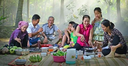 Thông điệp sâu sắc về giá trị truyền thống gia đình Việt Nam (Ảnh minh họa, theo Báo Vĩnh Long)