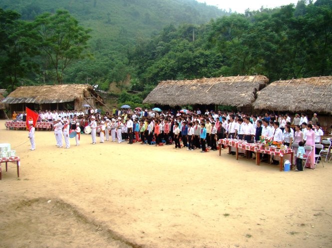 Lễ khai giảng năm học mới ở một trường học vùng cao Lào Cai - Ảnh: N.T.Lượng