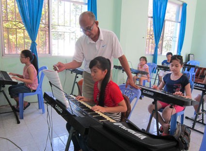 Một lớp học âm nhạc tại Nhà Thiếu nhi tỉnh. Theo Báo Bà Rịa Vũng Tàu