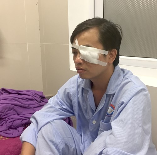 Bác sĩ Trần Văn Sơn Bệnh viện Hữu nghị Việt Nam – Cuba Đồng Hới (Quảng Bình) đã bị người nhà bệnh nhân hành hung đang phải điều trị tại bệnh viện