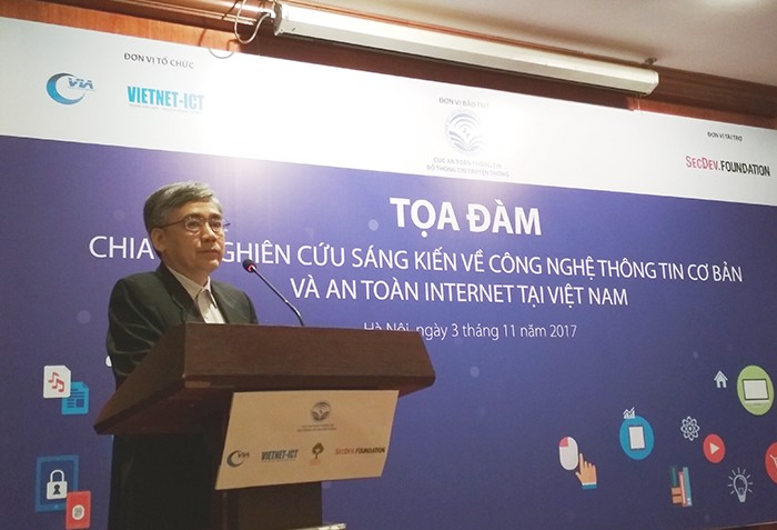 Cục trưởng Cục An toàn Thông tin (Bộ TT&TT) Nguyễn Thanh Hải phát biểu tại buổi tọa đàm. 
