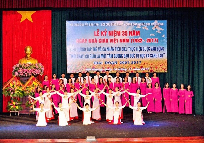 Lễ kỉ niệm ngày Nhà giáo Việt Nam được Sở giáo dục và đào tạo tổ chức, ảnh Lê Quyết Cường (1)