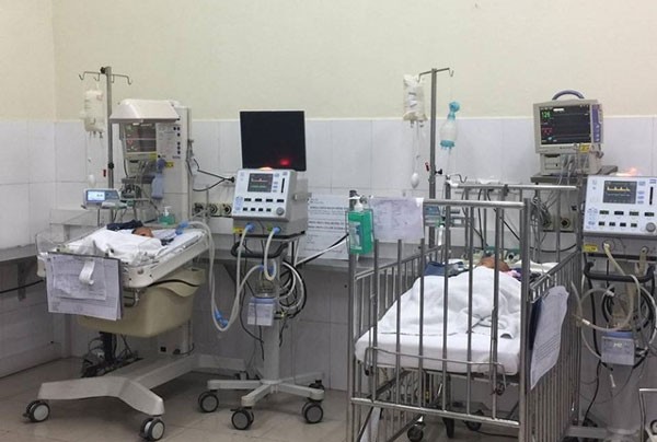 Các bệnh nhi hiện đang được theo dõi và điều trị tại khoa Hồi sức Ngoại-Bệnh viện Nhi Truong ương