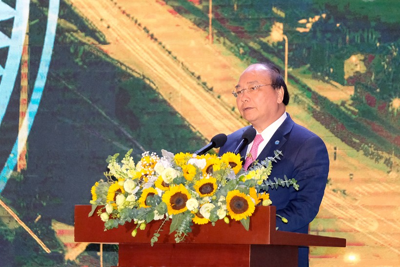 Thủ tướng Nguyễn Xuân Phúc: "Hà Nội cần đi đầu trong cách mạng công nghiệp 4.0, nền kinh tế số ở nước ta". Ảnh: VGP