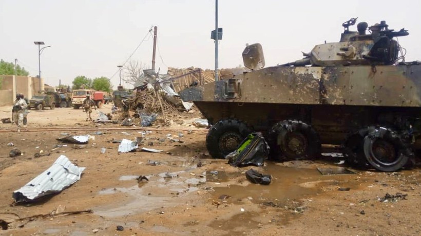 Xe chiến đấu bộ binh bánh lốp VBCI mới nhất của Pháp bị phá hủy tại Mali
