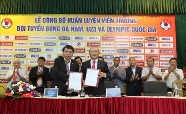 Ông Park Hang Seo chính thức là HLV trưởng đội tuyển Việt Nam.