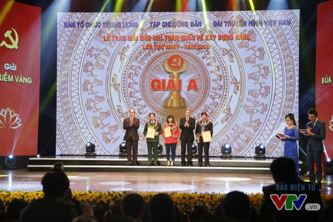 Lễ trao giải Búa liềm vàng lần thứ 1. Ảnh theo VTV.vn