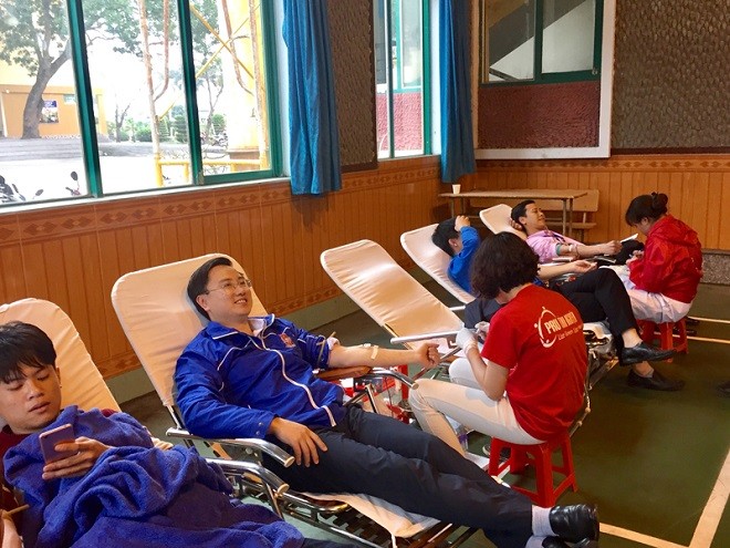 Hoạt động hiến máu tình nguyện hưởng ứng Lễ phát động Tháng Thanh niên 2018. Ảnh: CTTĐT