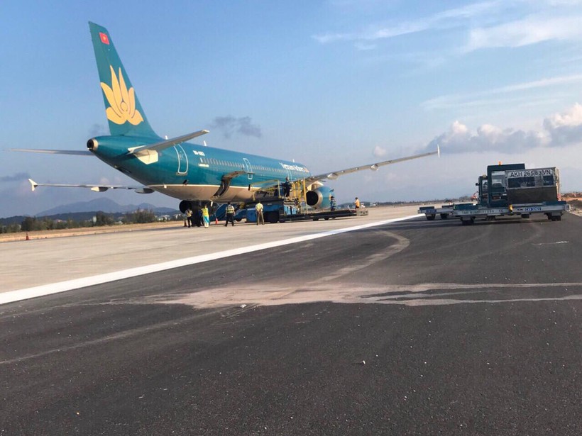 Chiếc Airbus 321 của Vietnam Airlines đã hạ cánh nhầm xuống đường băng chưa được khai thác hôm 28.4 vừa qua.