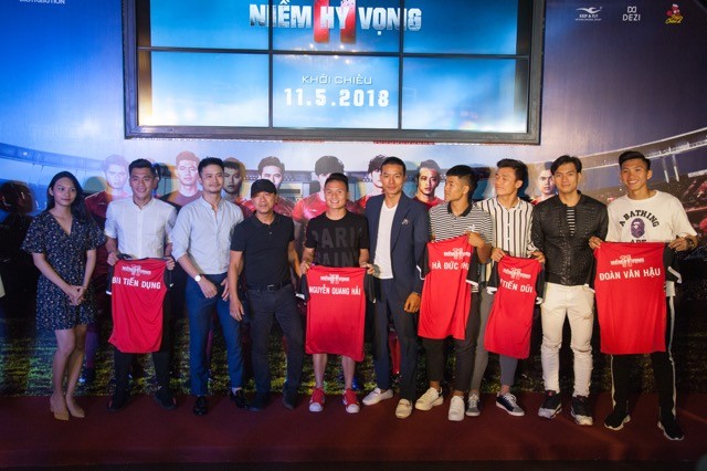 Dàn sao cầu thủ U23 Việt Nam trải nghiệm cùng bóng đá trong phim 11 Niềm Hy Vọng