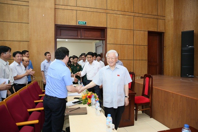 Tổng Bí thư tiếp xúc cử tri quận Ba Đình, Hoàn Kiếm. Ảnh: Kỳ Anh 