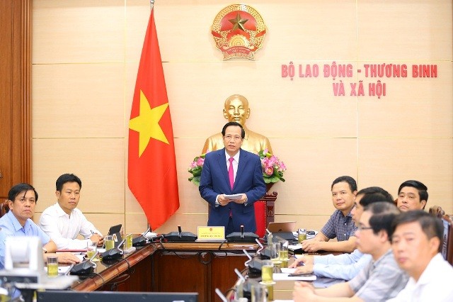 Bộ trưởng Bộ LĐ-TB&XH; Đào Ngọc Dung phát biểu tại hội nghị trực tuyến