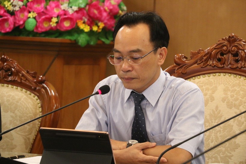 Thứ trưởng Bộ GD&ĐT Hoàng Minh Sơn phát biểu tại buổi làm việc.