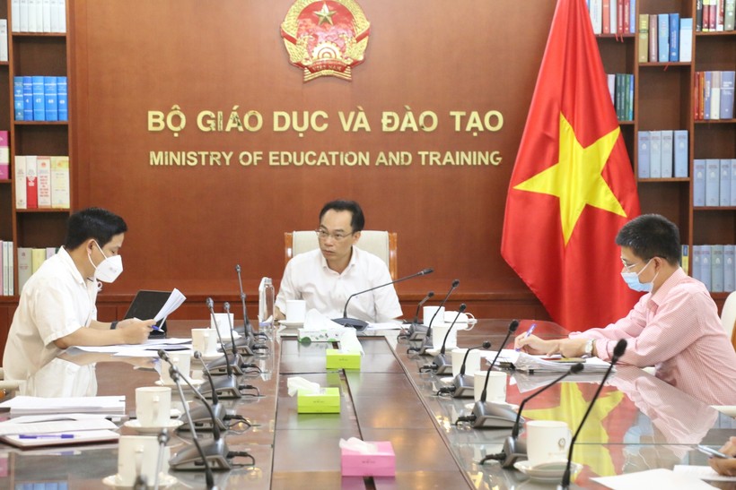 Thứ trưởng Hoàng Minh Sơn chủ trì cuộc họp.