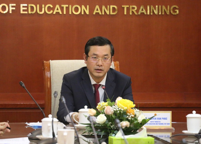 Thứ trưởng Nguyễn Văn Phúc phát biểu tại cuộc họp. 