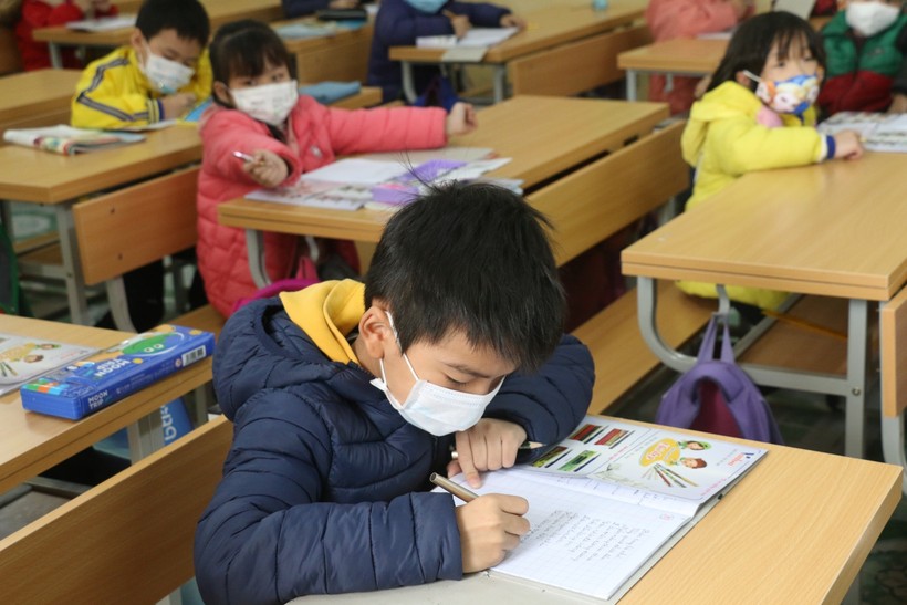 Học sinh lớp 1 tại tỉnh Hưng Yên học trực tiếp ngày 14/2.