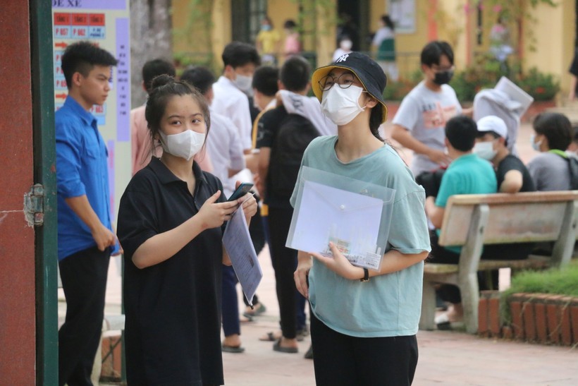 Thí sinh tham dự kỳ thi vào lớp 10 THPT công lập tại Hưng Yên.