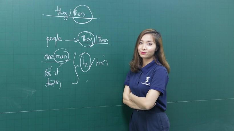 Cô giáo Hoàng Xuân nhận xét đề Tiếng Anh tại Kỳ thi tốt nghiệp THPT năm 2022. Ảnh: NVCC.