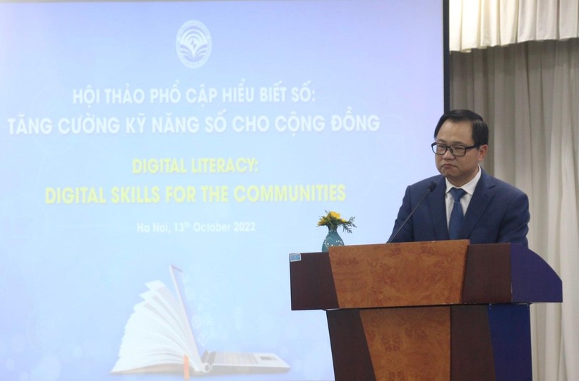 Vụ trưởng Vụ Hợp tác quốc tế, Bộ TT&TT, Triệu Minh Long phát biểu tại hội thảo.