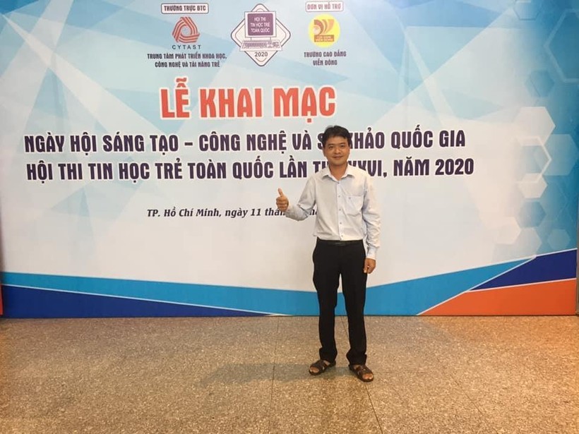 Thầy giáo Huỳnh Sinh Lel. Ảnh: NVCC.