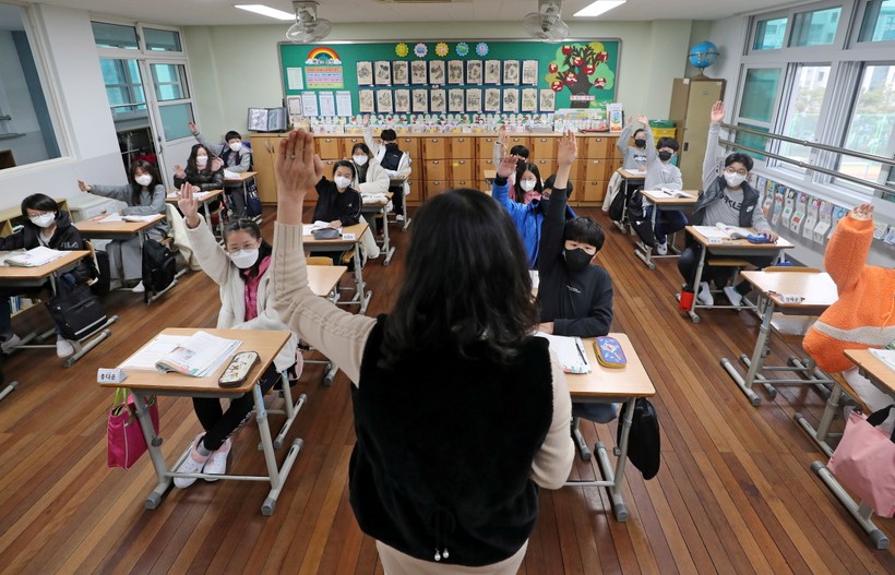 Bộ Giáo dục Hàn Quốc đã ban hành chính sách để bảo vệ quyền lợi của giáo viên. Ảnh: Reuters.
