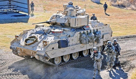 Vì sao Nga đặc biệt lo ngại khi Mỹ gửi chiến xa bộ binh M2 Bradley cho Ukraine?