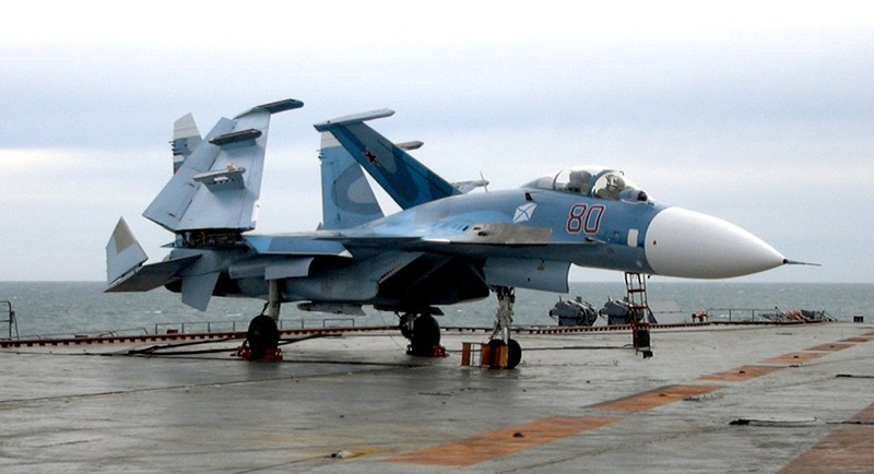 Tiêm kích hạm Su-33 của Hải quân Nga.