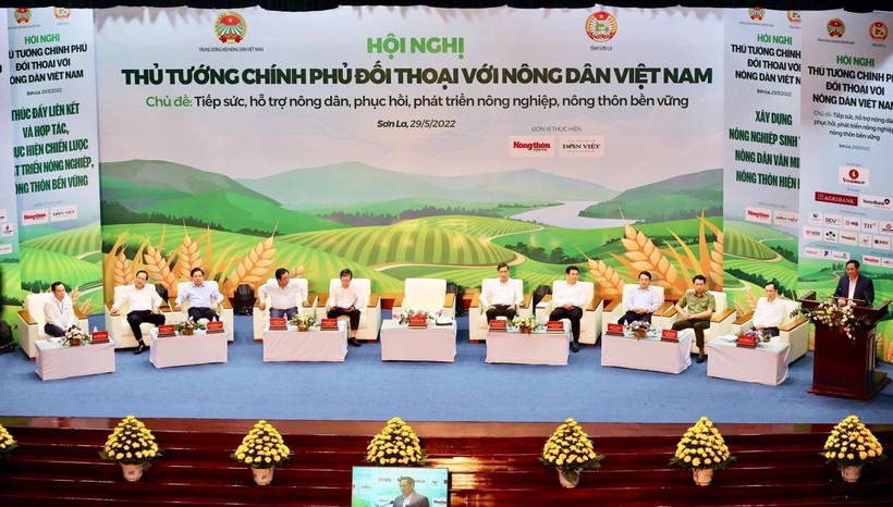 Thủ tướng Phạm Minh Chính đối thoại với nông dân tại Sơn La.