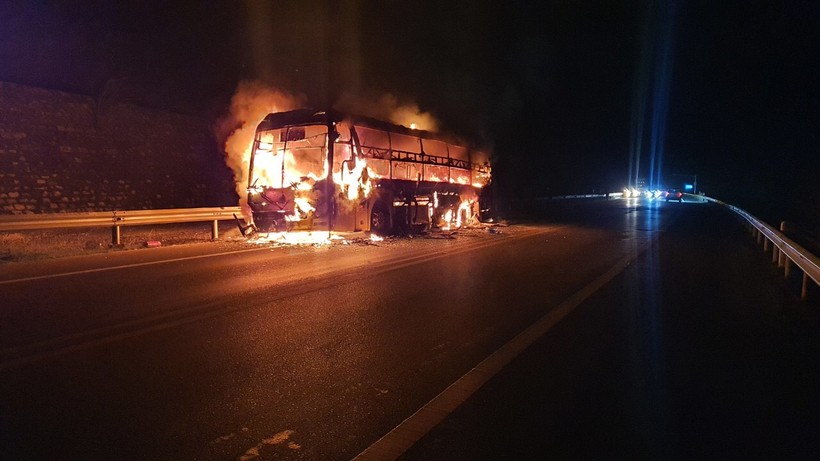 Xe khách Hà Sơn - Hải Vân bất ngờ cháy dữ dỗi trên cao tốc Nội Bài - Lào Cai - Ảnh TL.