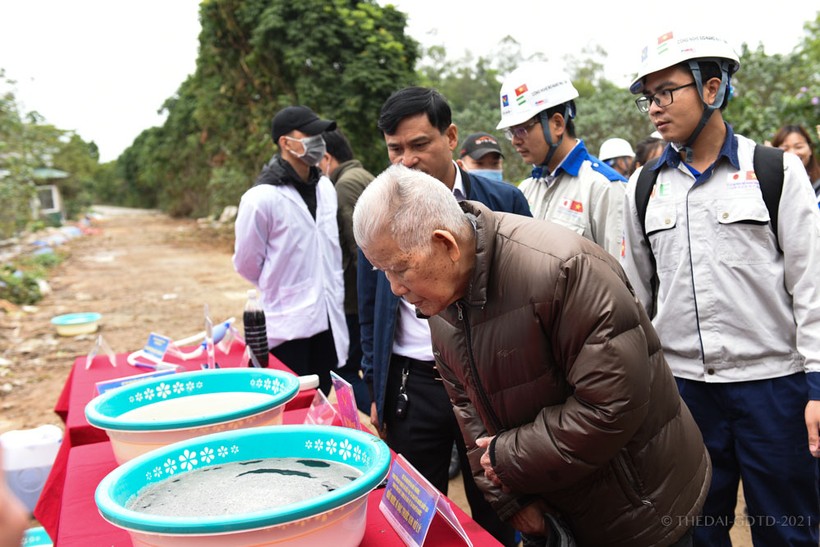 Sau 1 tháng thử nghiệm, mùi tại hồ nước thải H4, bãi rác Nam Sơn đã không còn.