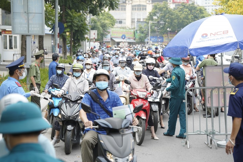 Sáng 9/8 có hiện tượng ùn ứ giao thông ở một số điểm tại Hà Nội.
