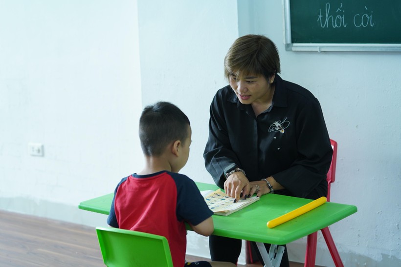 Cô Nguyễn Thị Phương - giáo viên có gần 10 năm dạy trẻ tự kỷ