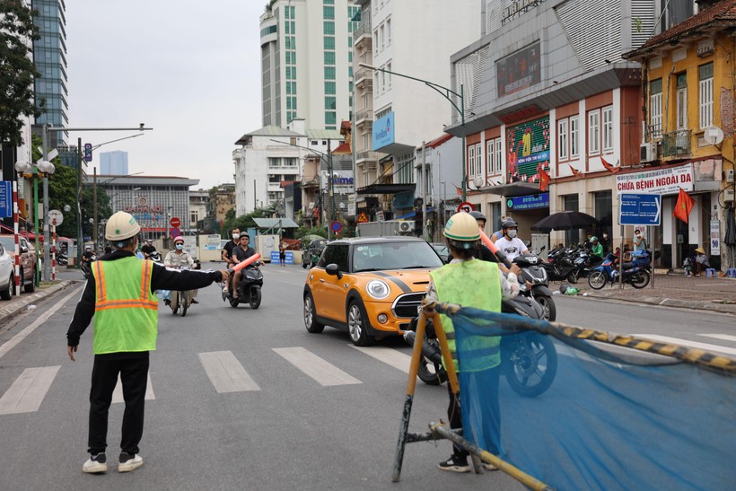 Hà Nội tiến hành rào đường Trần Hưng Đạo để tiếp tục thi công nhà ga S12.