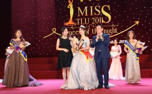  Thí sinh Đào Nguyệt Hằng – SBD 40 đã giành được vương miện hoa khôi Thủy lợi - "Queen of the night" năm 2018