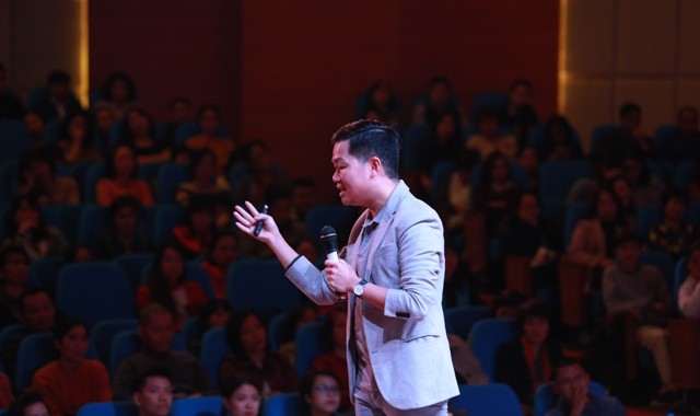 Diễn giả TS Nguyễn Chí Hiếu.