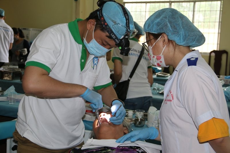 Bệnh viện Trường ĐH Trà Vinh chữa răng miễn phí cho người dân