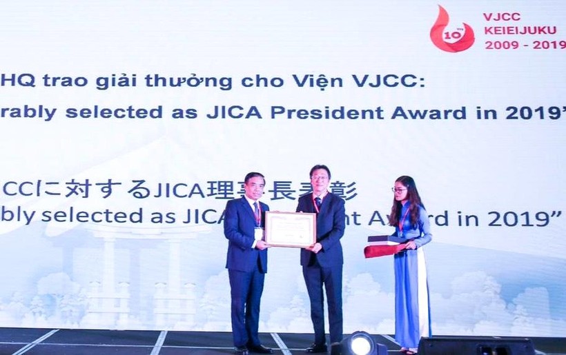  Cơ quan Hợp tác quốc tế Nhật Bản đã trao tặng giải thưởng cống hiến của Chủ tịch JICA năm nay cho VJCC